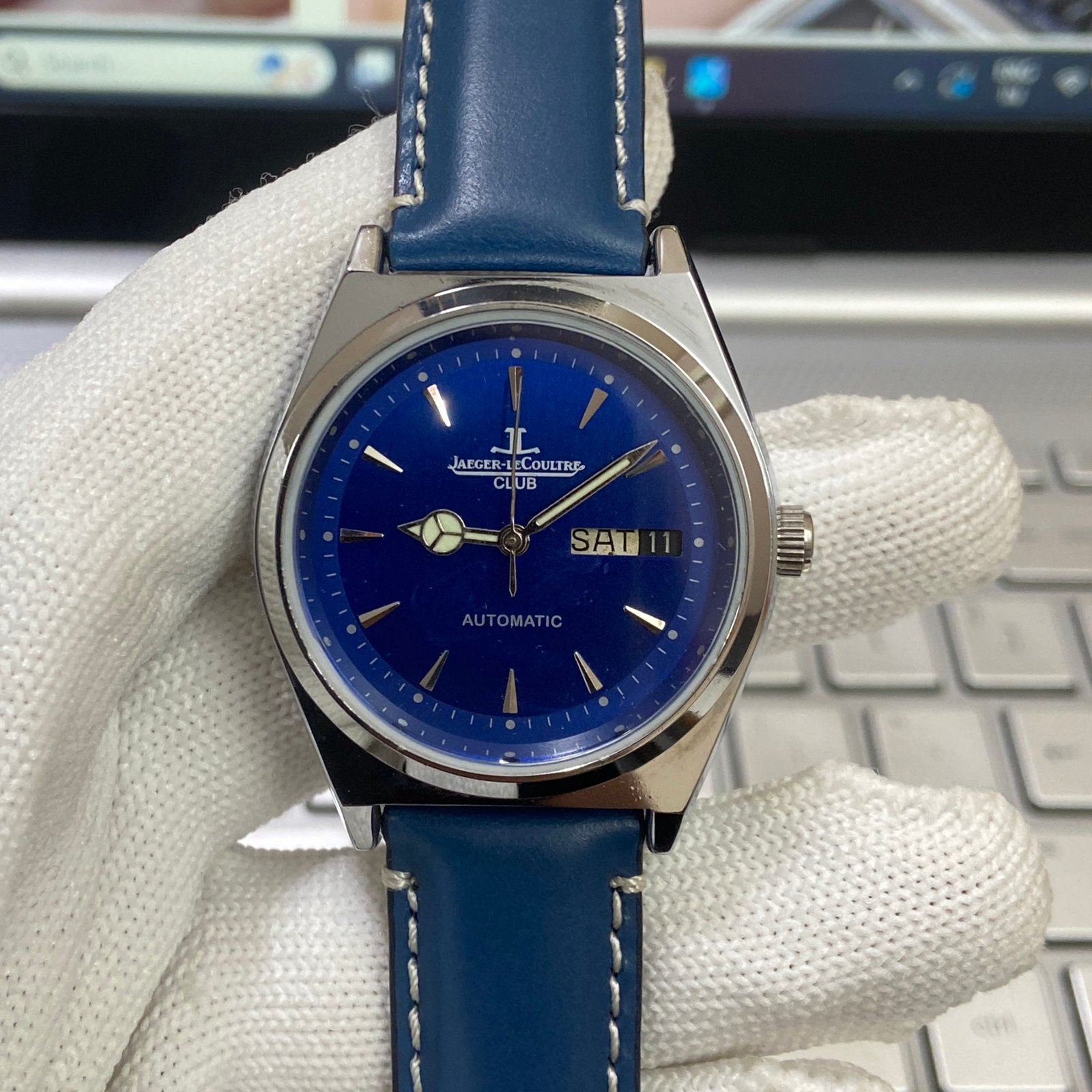 Vintage Jaeger Lecoultre Club Automatic AS  2066 Blue Face Blue Band Day-Date Men's Wrist Watch D37