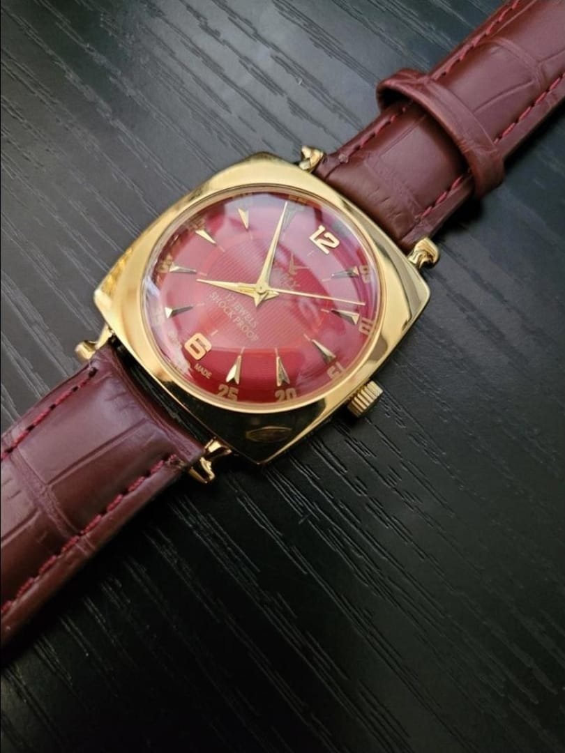Vintage Camy Red Face Golden square case and cherry strap mens watch 